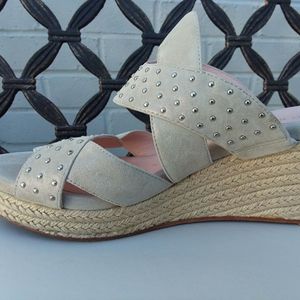 Taryn Rose Espadrilles Taupe size 10